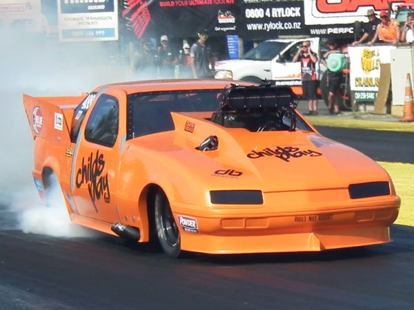 Sporting battle scars after loosing two doors at Masterton, Rod Benjes won round 1 of the 2019 Kiwi Thunder series at Meremere